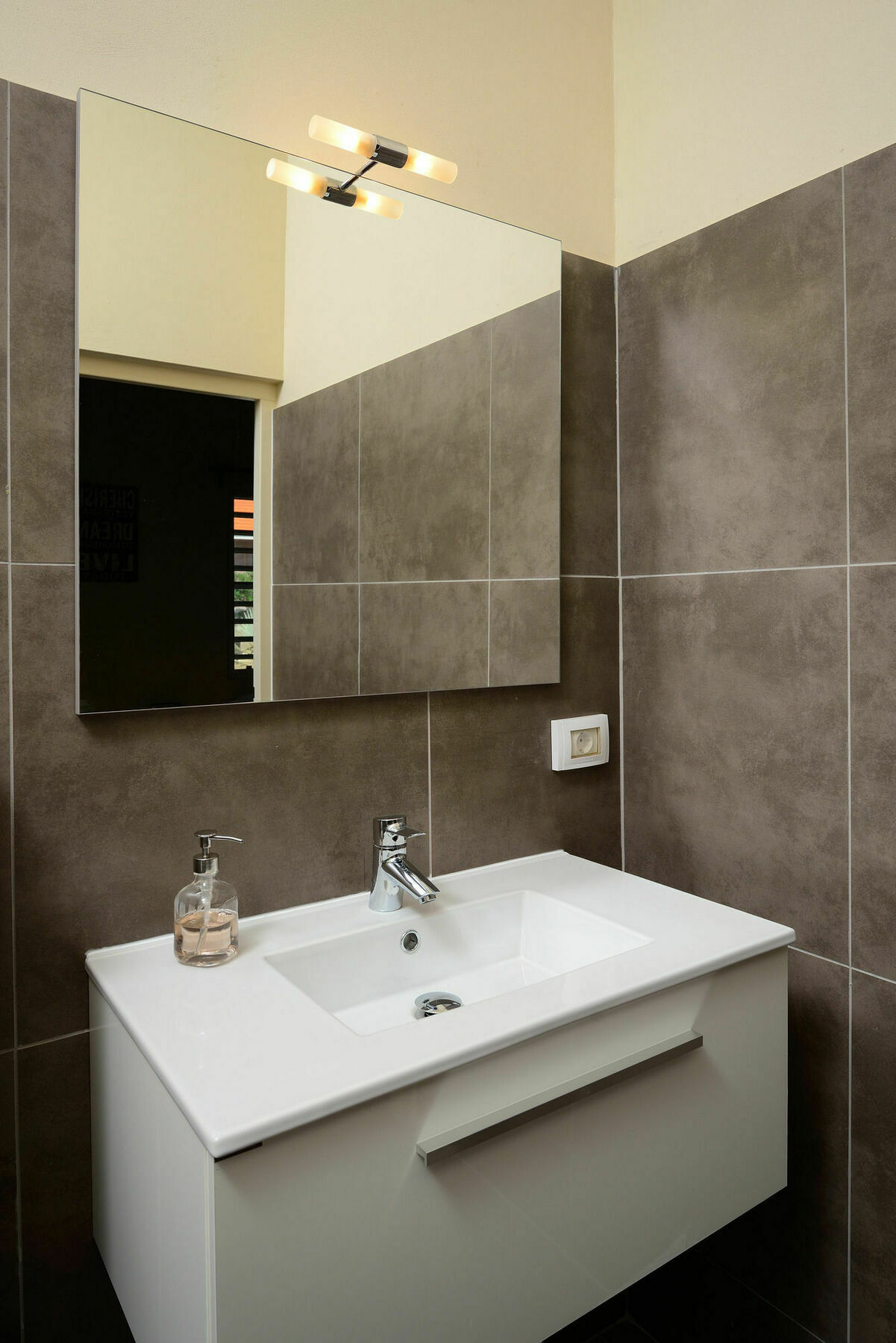 All Seasons Apartments Кралендижк Екстериор снимка