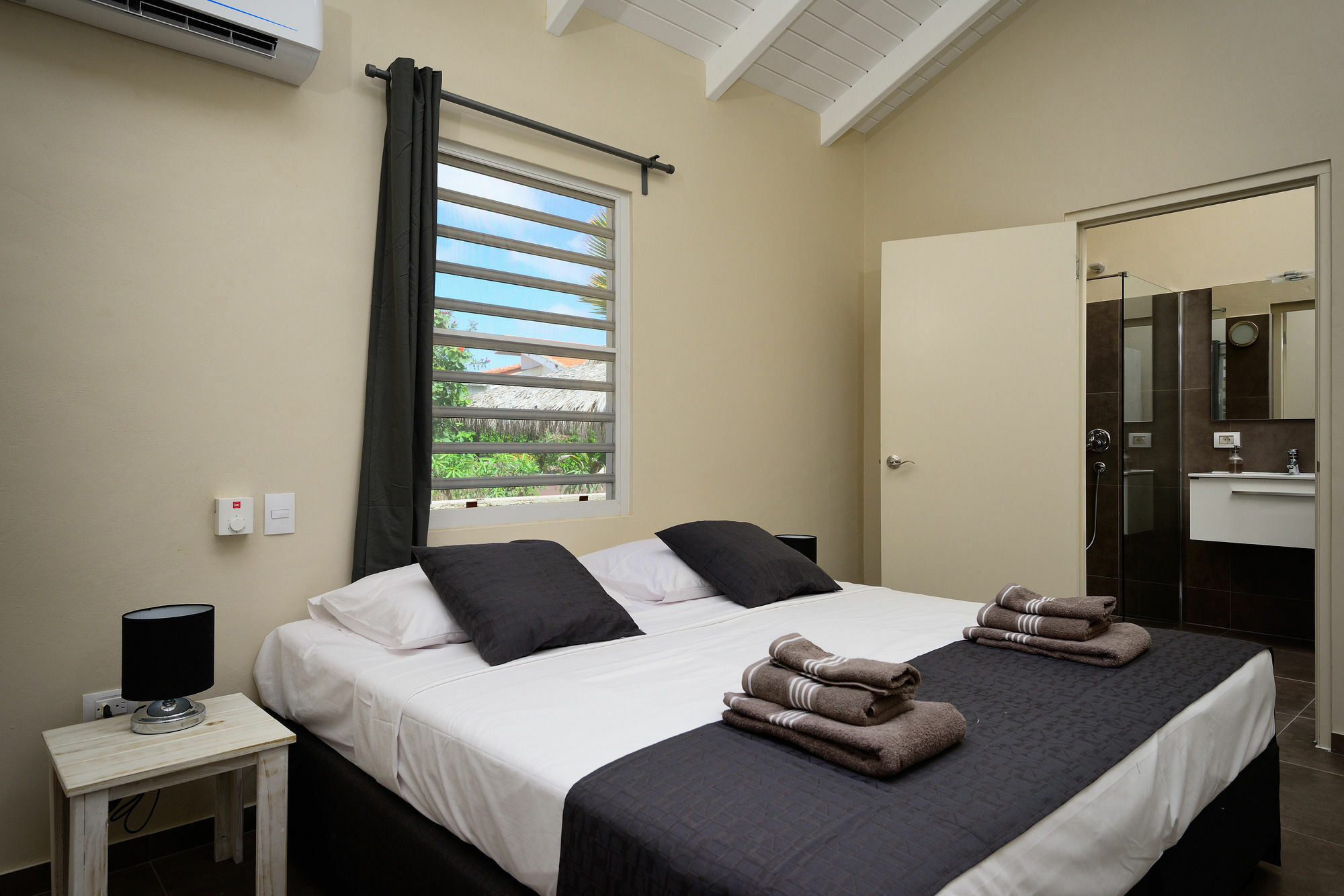 All Seasons Apartments Кралендижк Екстериор снимка