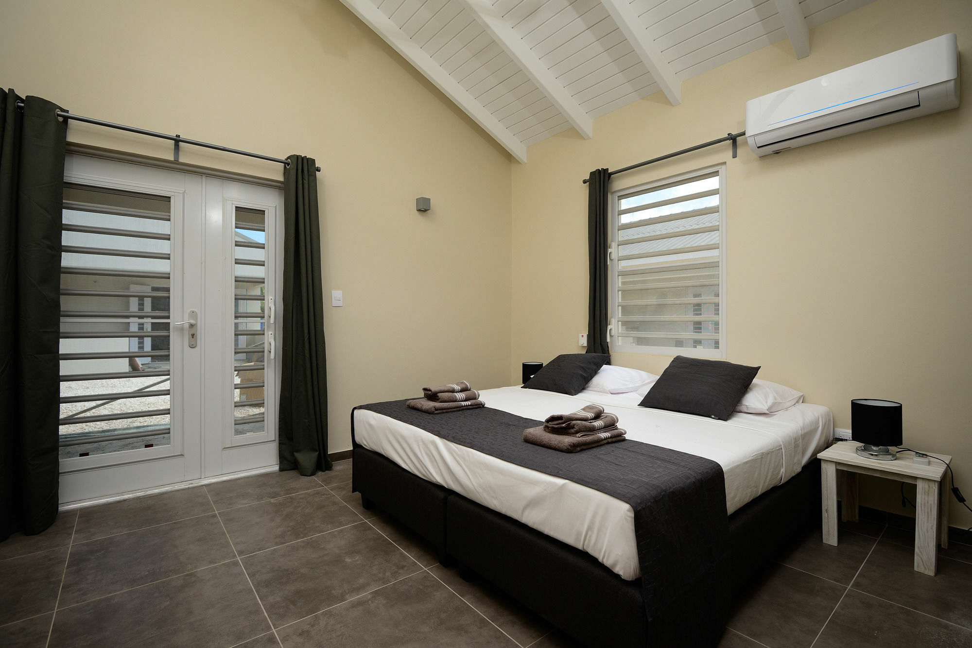 All Seasons Apartments Кралендижк Екстериор снимка