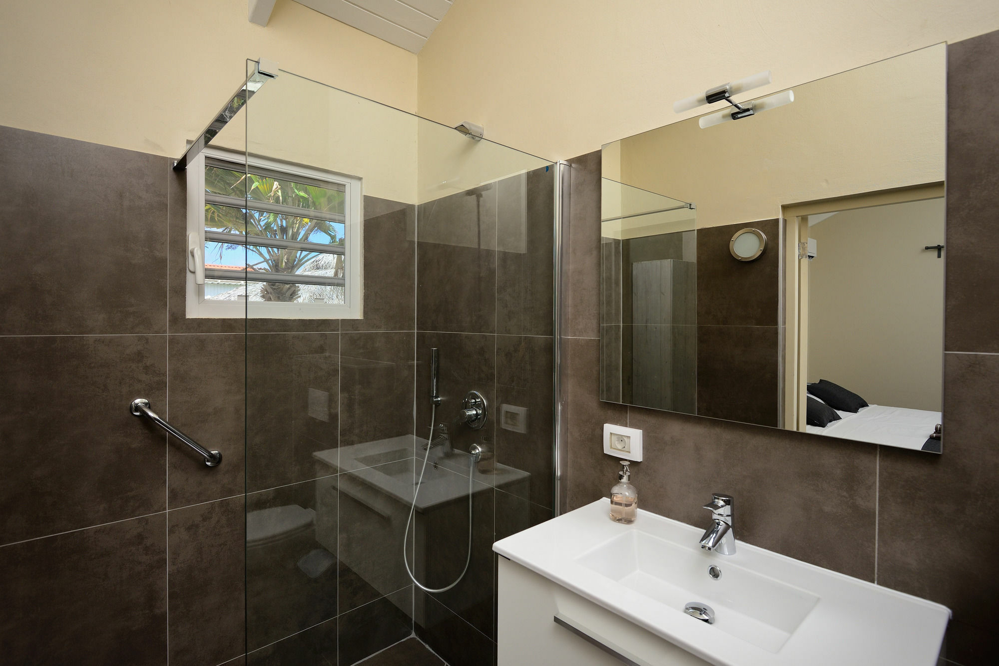 All Seasons Apartments Кралендижк Екстериор снимка